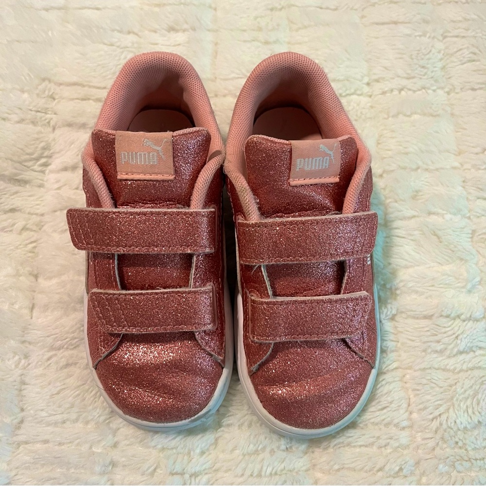 Pink Sparkle 💖 Pumas! • Size 9 • Girls XS